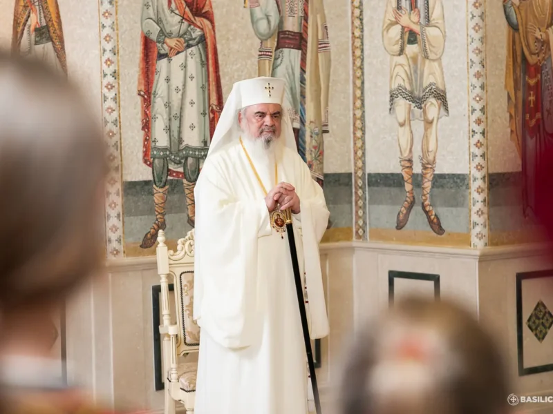 Patriarhul Daniel le-a vorbit colindătorilor despre bucurie: Este prezența harului în suflet